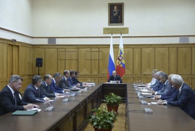Кого именно из руководителей РФ коснутся санкции, в Европе пока не говорят Кого именно из руководителей РФ коснутся санкции, в Европе пока не говорят
