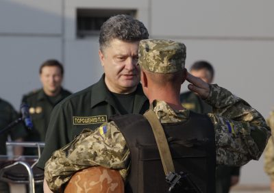 Порошенко заявил об увольнении военных 5-й волны мобилизации