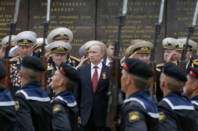Эксперт уверен - санкции влияют на Путина Эксперт уверен - санкции влияют на Путина