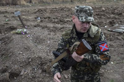 Боевики тянут с обменом пленными и грабят уцелевшие магазины