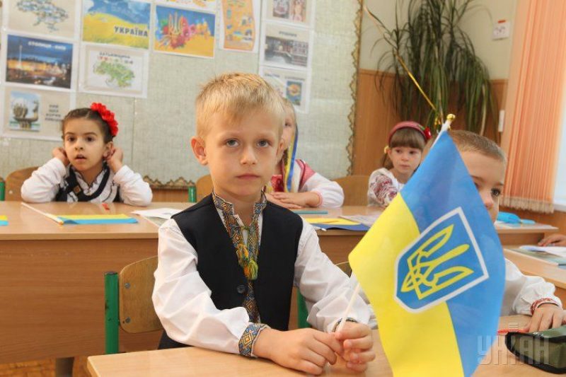 Поборы или благотворительность: как бороться со взятками в школе