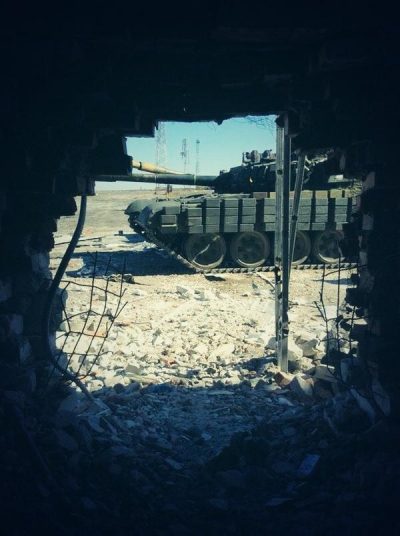 Возле аэропорта Донецка появились снайперы: вооружены новейшими российскими винтовками