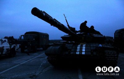 Военный эксперт назвал причину ухода силовиков с блокпоста у Смелого: 1200 боевиков и 20 танков готовили атаку