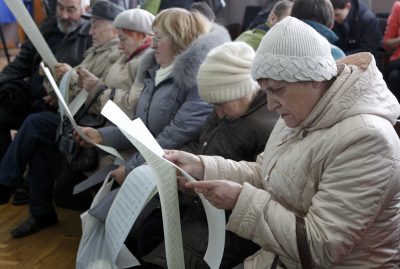 Нарушение в Артемовске: члены избиркома испортили все бюллетени
