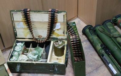 СБУ задержала боевиков на Донбассе: хранили много оружия и боеприпасов
