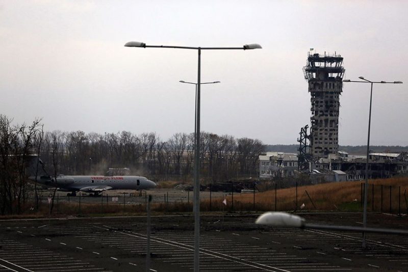 В Донецке боевиков массово отправляют под аэропорт