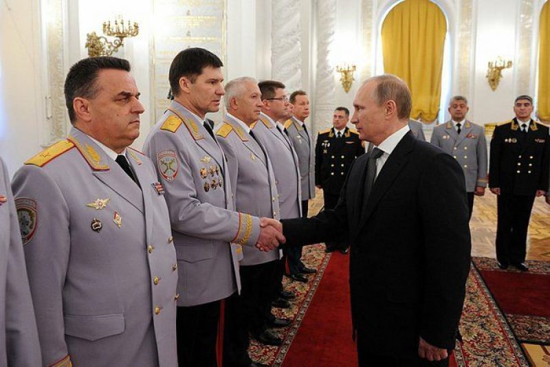 Политолог об активизации боевых действий на Донбассе: вокруг Путина усилились "ястребы"