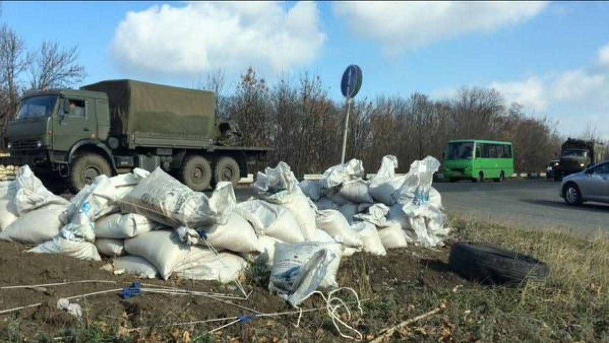 Колонна военных камазов