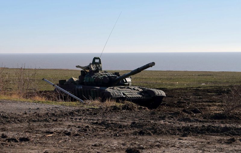 В Ясиноватой боевики усиливают позиции танками, а в Тельманово — отводят от передовой