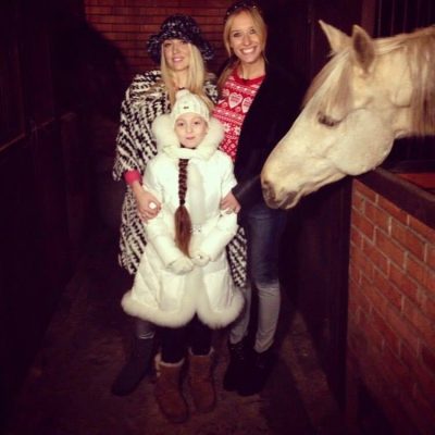 Оля Полякова призвала женщин учиться доить
