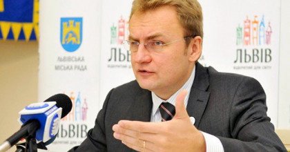 Садовой во втором туре встретится с Синюткой - экзит-пол во Львове