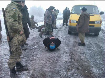 "Эвакуация" от боевиков: отпустили жителей села и взорвали их возле украинского блокпоста