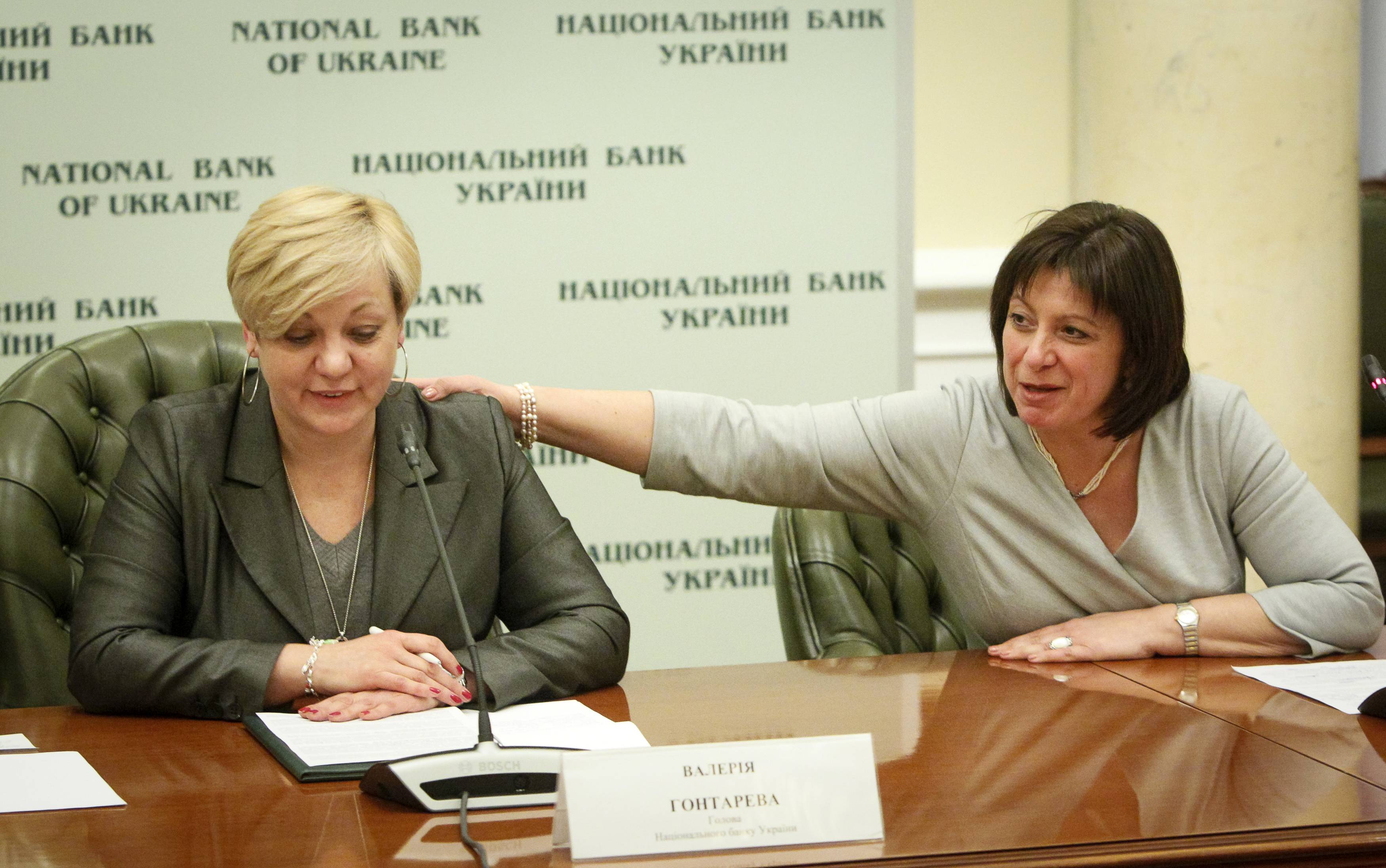 Спроби Коломойського повернути "Приватбанк" загрожують економіці України крахом, але Зеленський побоюється конфронтації, - FP - Цензор.НЕТ 7573