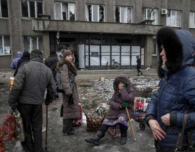 Обстрелы Дебальцево продолжаются, погибли 5 чел.: жители хотят эвакуироваться в Украину, а не ДНР