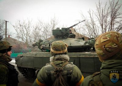 Бойцы полка "Азов" в наступлении Бойцы полка "Азов" в наступлении