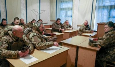 Порошенко доложили о потерях украинских войск в боях за Дебальцево