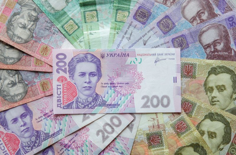 Доллар подорожал на семь копеек. НБУ назвал курс гривны на понедельник