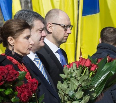 Порошенко возложил цветы к памятнику Шевченко: мы мирная нация, но будем защищать свою свободу