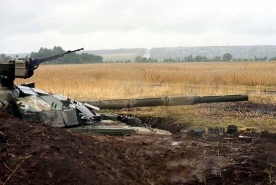Украинский танк в зоне АТО Украинский танк в зоне АТО