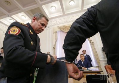 Эксперт об арестах чиновников в прямом эфире: альтернатива самосуду