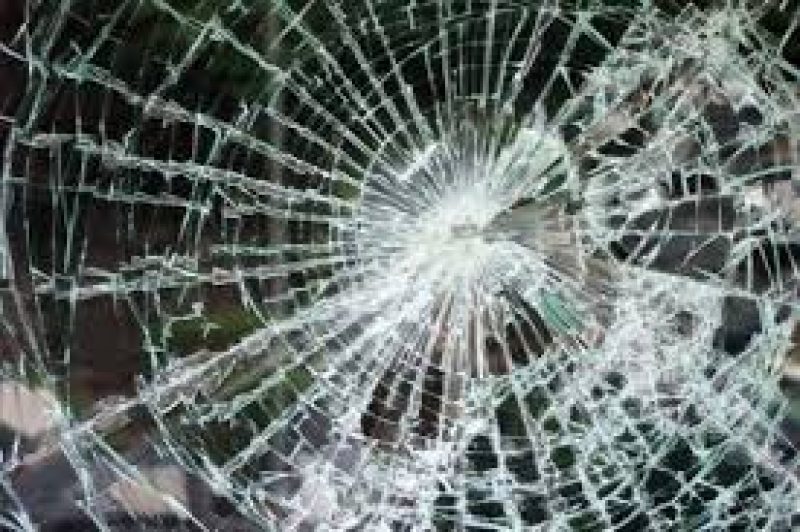 На Запорожье маршрутка врезалась в столб: 11 пострадавших