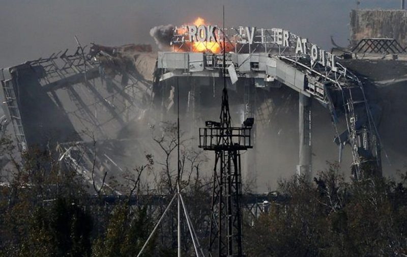 Позиции наших военных возле донецкого аэропорта под постоянным обстрелом: боевики стянули танки