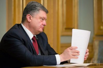 Порошенко недоволен соседством России: на Донбассе продолжает литься кровь
