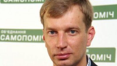 Депутат "Самопомочи" после скандала с отпуском на Мальдивах заявил о сложении мандата