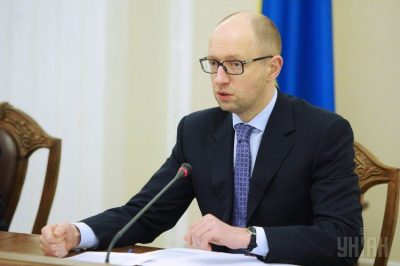 Яценюк рассказал, когда в Украину придут зарубежные инвестиции