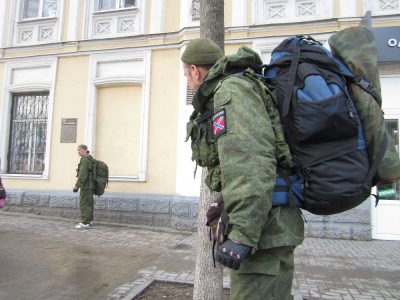 В Таганроге попрошайки из ДНР клянчат у прохожих деньги, чтобы "брать Мариуполь" — блогер
