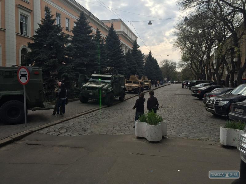 В Одессу стягивают &quot;Альфу&quot;, Нацгвардию и боевую технику: опубликованы фото