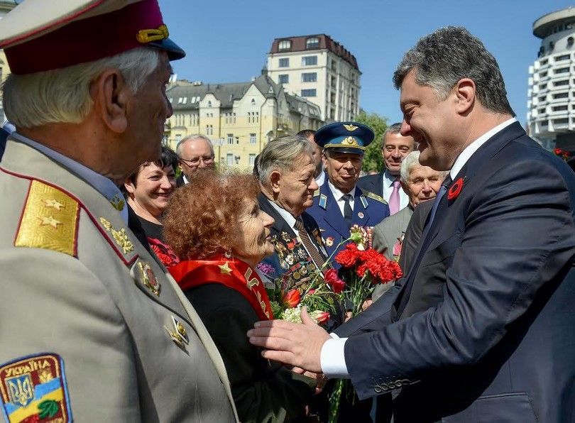 Порошенко пообещал: Украина не будет праздновать День Победы по сценарию РФ, полный текст выступления