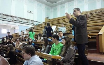 Окупанти Криму звільнили викладача технікуму за українську пісню Окупанти Криму звільнили викладача технікуму за українську пісню