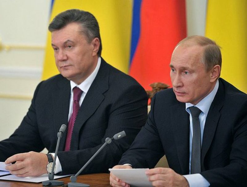 Путин относится к Януковичу с презрением — бывший глава МИД Чехии