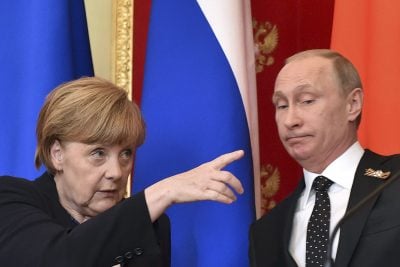 РФ не место в G7, считает Ангела Меркель