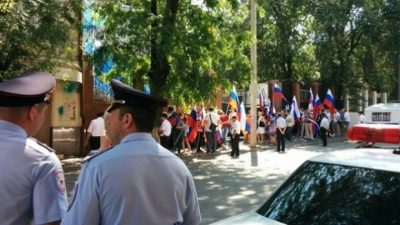 После ночного погрома россияне пикетировали консульство Украины в Ростове: опубликованы фото и виде