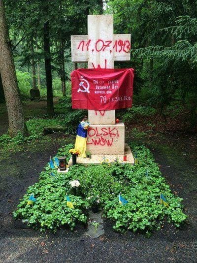 В Мюнхене вандалы снова осквернили могилу Степана Бандеры