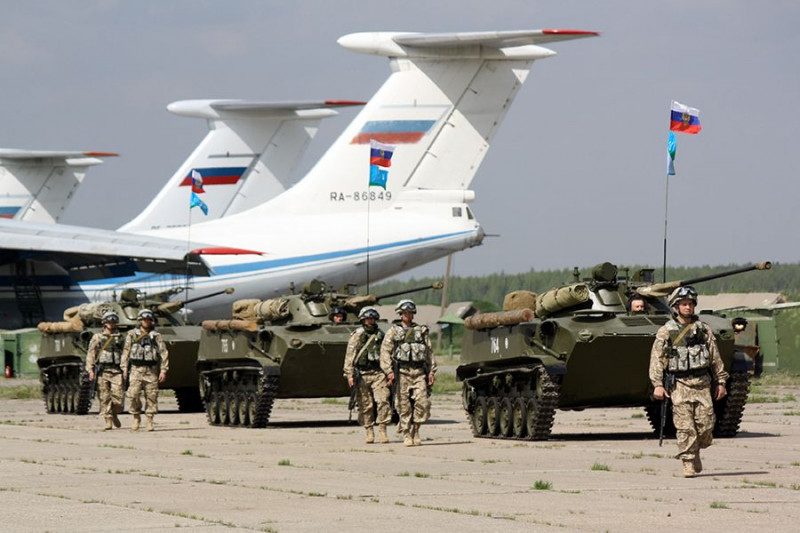 "Псковских десантников" перебросили к админгранице Крыма с Украиной