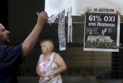 Шантаж или выход из еврозоны: эксперт назвал два сценария для Греции после референдума