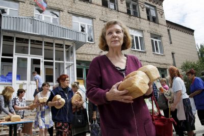 Очереди за хлебом в Донецке, иллюстрация Очереди за хлебом в Донецке, иллюстрация