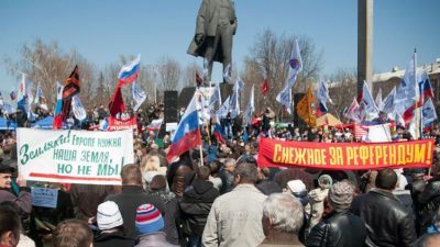 Видео эволюции ватника: от "Путин введи войска" — до "кремлевских подстилок"