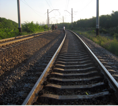 Нашли между железнодорожными путями: на Хмельниччине при странных обстоятельсвах погиб 11-летний киевлянин