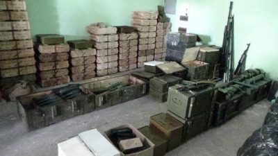 На даче экс-чиновника Луганской ОГА под Счастьем изъяли огромный арсенал оружия