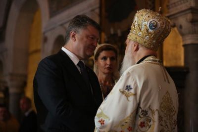Петр Порошенко с супругой Мариной и глава УПЦ КП Филарет Петр Порошенко с супругой Мариной и глава УПЦ КП Филарет