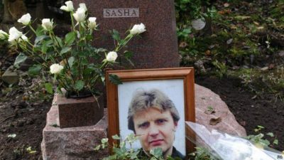 Экс-агента ФСБ Александр Литвиненко был ярым критиком Кремля. Экс-агента ФСБ Александр Литвиненко был ярым критиком Кремля.