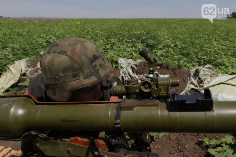 Морпехи "насыпали" боевикам под Мариуполем, немного затихли