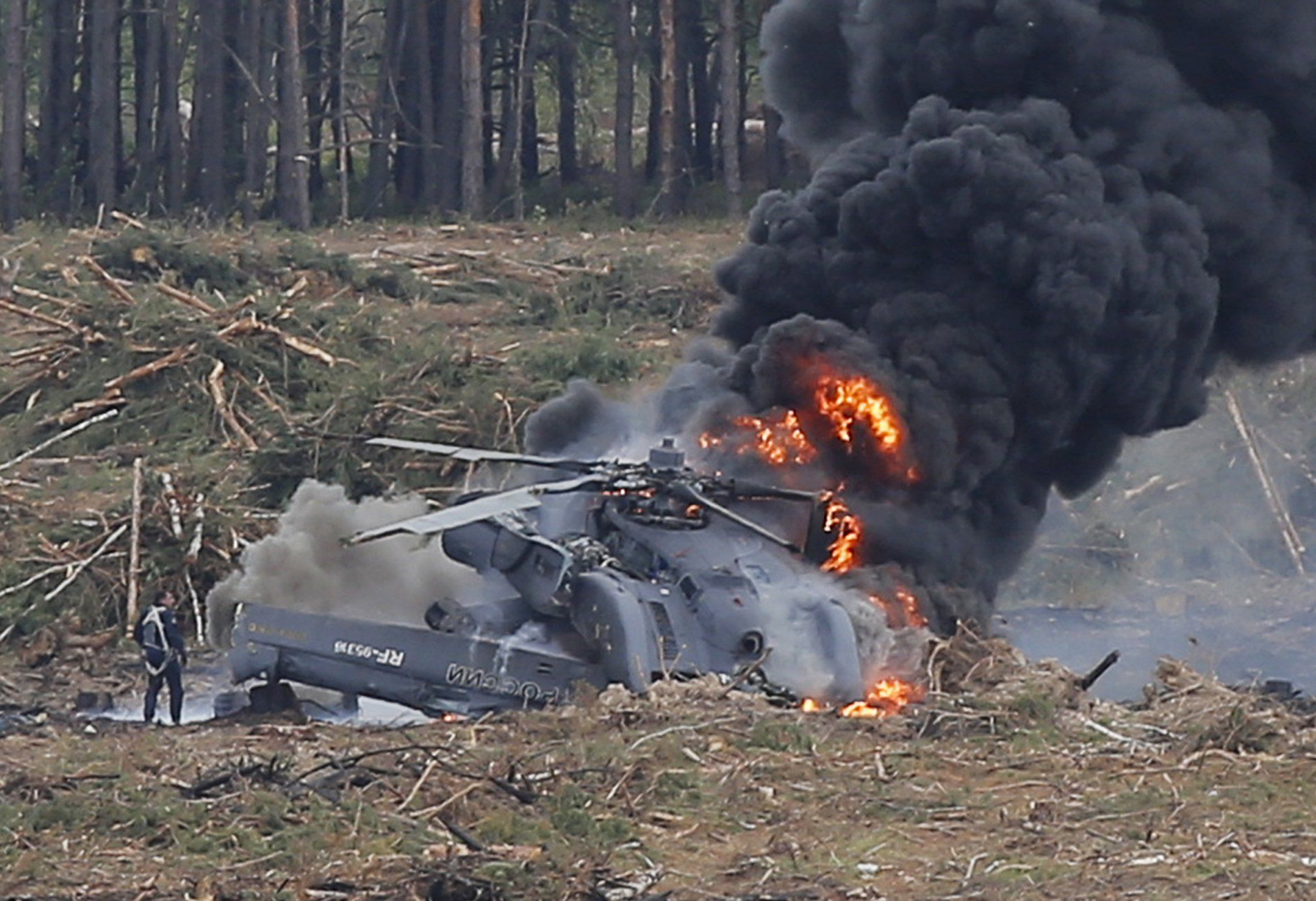 Крушение вертолета ми. Вертолет ми-28н «ночной охотник» разбился на полигоне «Дубров. Катастрофа ми 28 в Кореновске. Подбитый вертолет ми 28н на Украине.