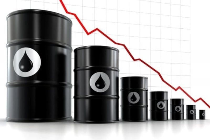 Цена нефти поползла вниз и потянула за собой рубль