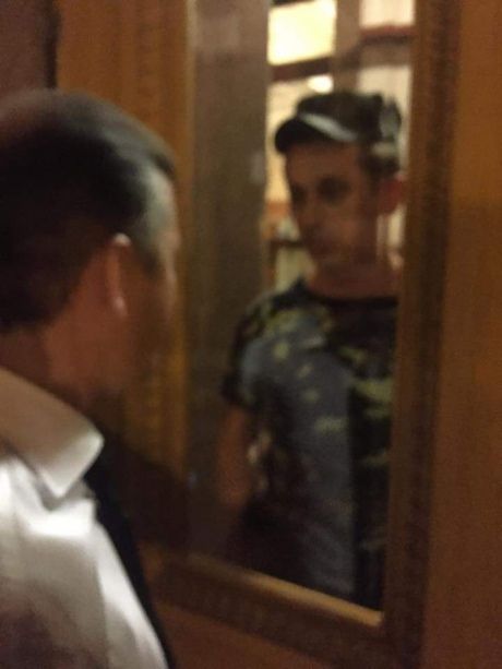 Драка под АП: депутаты Ляшко среди ночи требовали встречи с Порошенко, опубликованы фото и видео