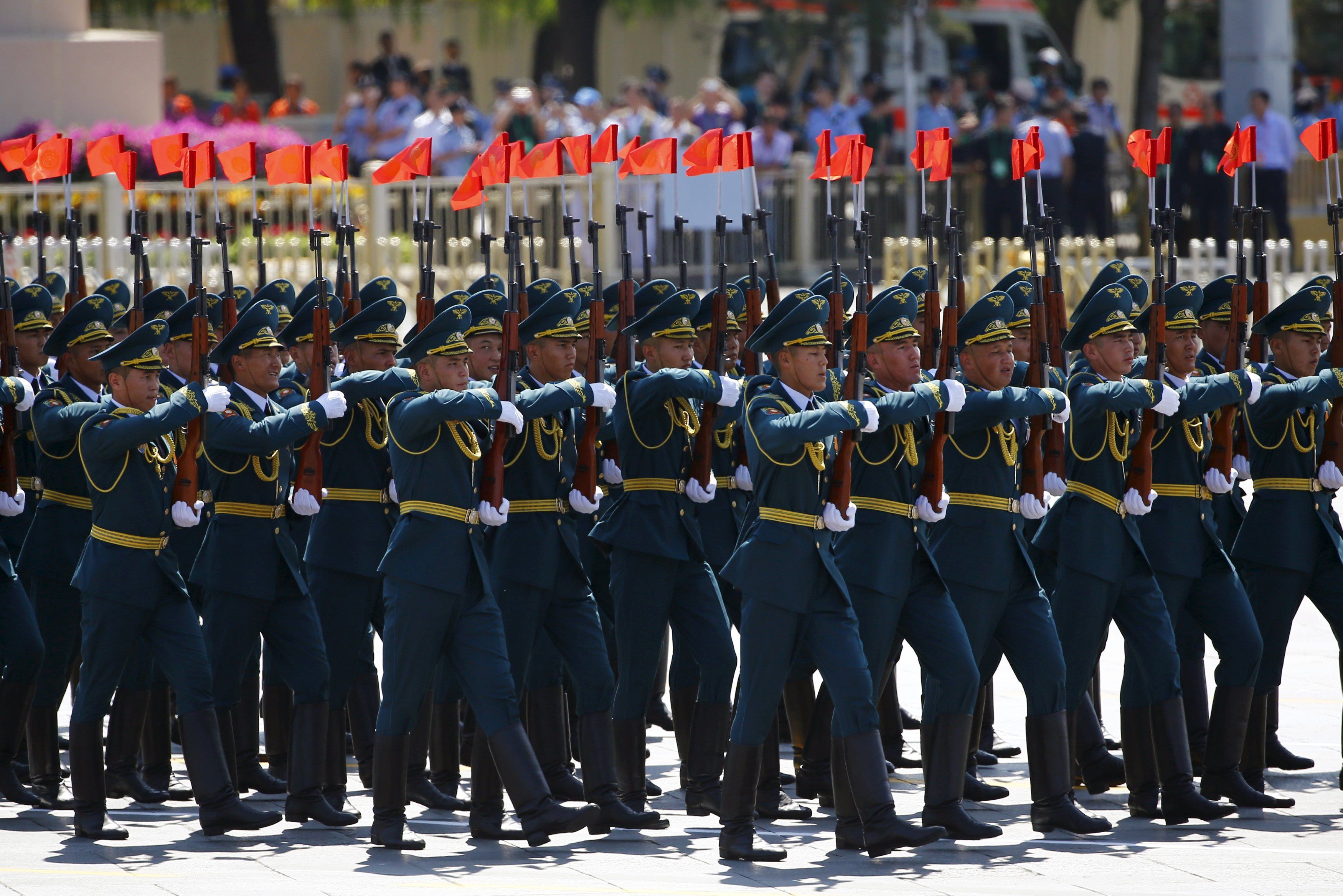 Покажи войска. Китайский парад Победы 2015. Парад Победы в Пекине. Китайский военный парад. Парад в Китае.